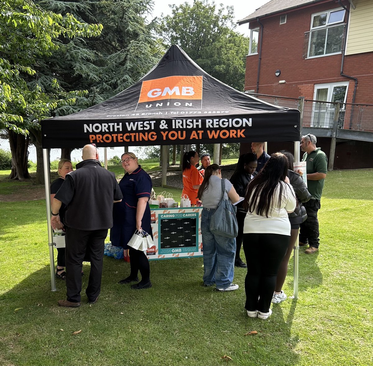 GMBNWI's tweet image. Our care team’s been on the move 💪🧡 visiting care homes, signing up new members & sharing how GMB’s fighting for better pay, respect & rights 💙👐
Care deserves better. We’re making it happen. 👇
🔗 gmb.org.uk/campaigns/care…
#CareWorkers #UnionStrong #FridayFeeling