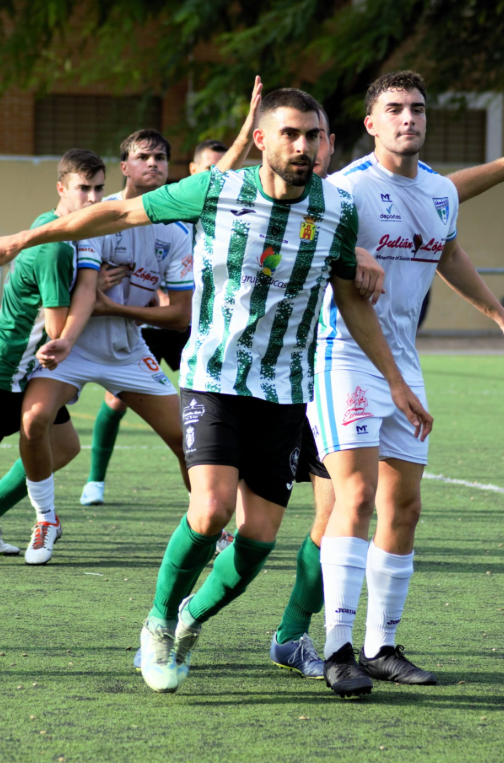 Preferente Autonómica

Fenoll es un delantero con mucho gol y trabajo. Cerca de disputar play off con EF Raal. Por el 9 han llegado propuestas de conjuntos de la categoría y en próximas fechas se decidirá su futuro