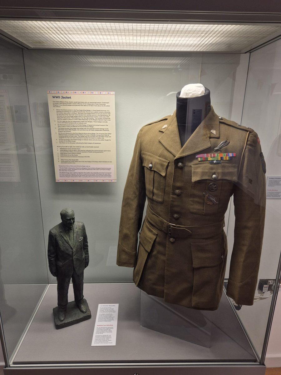 One week to go until the Cześć Hull, to my! / Hi Hull, it's us! - over 100 years of the local Polish community exhibition closes!

You have until 29 June to check out this fantastic exhibition that  is a celebration of the Polish Community within Hull!
hullmuseums.co.uk/museum-events/…