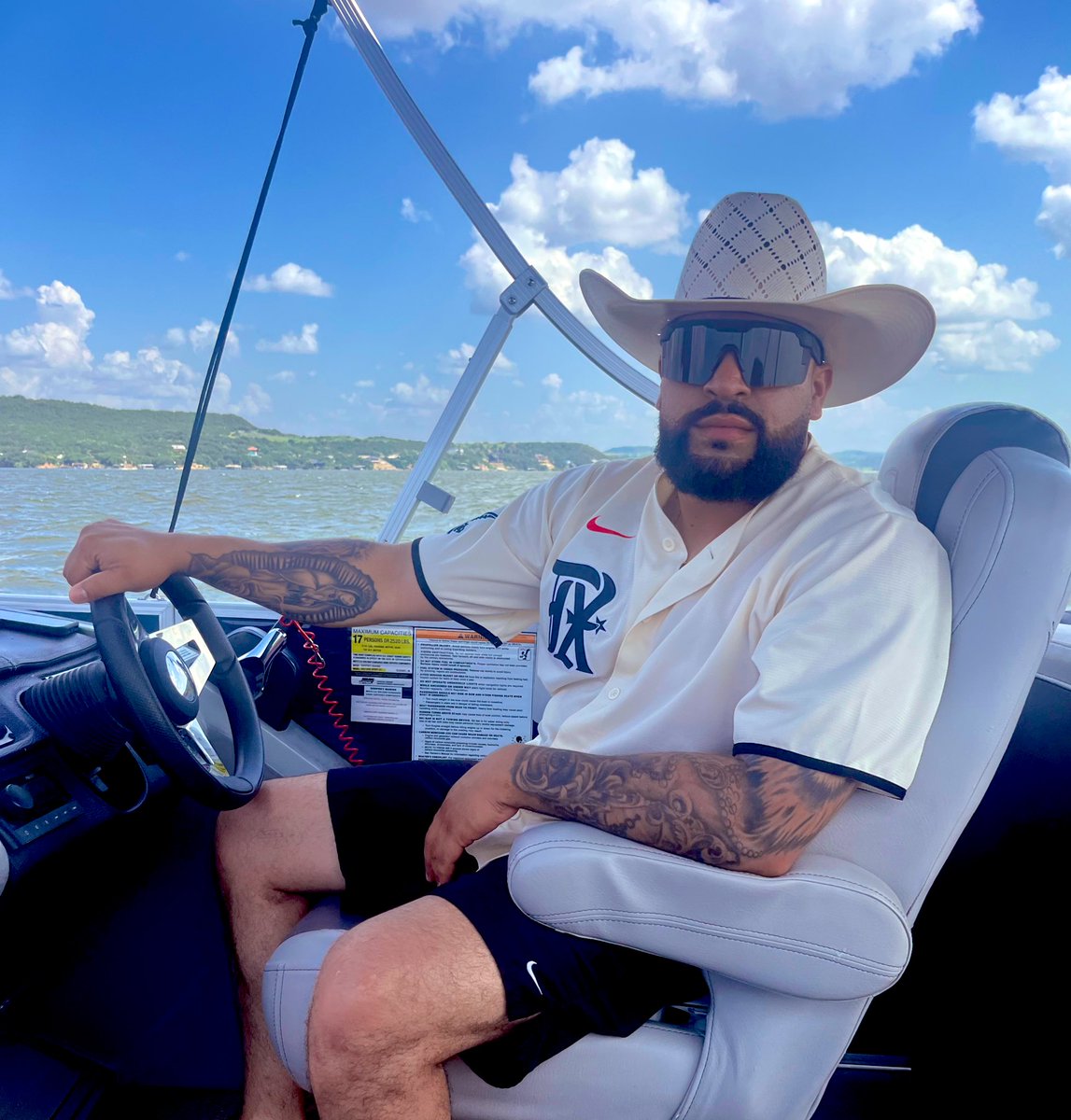 ABdeoro's tweet photo. Tell me you’re from Texas without telling me you’re from Texas https://t.co/ZhETBD2DhS