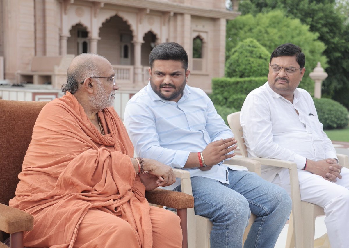Hardik Patel (@hardikpatel_) on Twitter photo рдЕрдВрддрд░реНрд░рд╛рд╖реНрдЯреНрд░реАрдп рдпреЛрдЧ рджрд┐рд╡рд╕ рдХреА рдкреВрд░реНрд╡ рд╕рдВрдзреНрдпрд╛ рдкрд░ рдЕрд╣рдорджрд╛рдмрд╛рдж рдПрд╕рдЬреАрд╡реАрдкреА рдЧреБрд░реБрдХреБрд▓ рдореЗрдВ рдкрд░рдо рдкреВрдЬреНрдп рд╢реНрд░реА рдмрд╛рд▓рдХреГрд╖реНрдг рджрд╛рд╕ рд╕реНрд╡рд╛рдореА рдХреА рд╡рд┐рд╢реЗрд╖ рдЙрдкрд╕реНрдерд┐рддрд┐ рдореЗрдВ рдпреЛрдЧ рдХреЗ рдЬрдирдХ рдЛрд╖рд┐ рдкрддрдВрдЬрд▓рд┐ рдХреА рдореВрд░реНрддрд┐ рдХреА рдкреВрдЬрд╛ рдХреА рдЧрдИ рддрдерд╛ рдЛрд╖рд┐ рдХреБрдорд╛рд░реЛрдВ рд╕реЗ рд╕рдВрд╡рд╛рдж рдХрд┐рдпрд╛ред рдкреНрд░рдзрд╛рдирдордВрддреНрд░реА рд╢реНрд░реА рдирд░реЗрдиреНрджреНрд░рднрд╛рдИ рдореЛрджреА рдХреЗ рд╡рд┐рд╢реЗрд╖ рдкреНрд░рдпрд╛рд╕реЛрдВ рд╕реЗ рд╡рд░реНрд╖ 2015 рд╕реЗ рдЕрдВрддрд░реНрд░рд╛рд╖реНрдЯреНрд░реАрдп рдпреЛрдЧ рджрд┐рд╡рд╕ рдХреА рдкреВрд░реНрд╡ рд╕рдВрдзреНрдпрд╛ рдкрд░ рдЕрд╣рдорджрд╛рдмрд╛рдж рдПрд╕рдЬреАрд╡реАрдкреА рдЧреБрд░реБрдХреБрд▓ рдореЗрдВ рдкрд░рдо рдкреВрдЬреНрдп рд╢реНрд░реА рдмрд╛рд▓рдХреГрд╖реНрдг рджрд╛рд╕ рд╕реНрд╡рд╛рдореА рдХреА рд╡рд┐рд╢реЗрд╖ рдЙрдкрд╕реНрдерд┐рддрд┐ рдореЗрдВ рдпреЛрдЧ рдХреЗ рдЬрдирдХ рдЛрд╖рд┐ рдкрддрдВрдЬрд▓рд┐ рдХреА рдореВрд░реНрддрд┐ рдХреА рдкреВрдЬрд╛ рдХреА рдЧрдИ рддрдерд╛ рдЛрд╖рд┐ рдХреБрдорд╛рд░реЛрдВ рд╕реЗ рд╕рдВрд╡рд╛рдж рдХрд┐рдпрд╛ред рдкреНрд░рдзрд╛рдирдордВрддреНрд░реА рд╢реНрд░реА рдирд░реЗрдиреНрджреНрд░рднрд╛рдИ рдореЛрджреА рдХреЗ рд╡рд┐рд╢реЗрд╖ рдкреНрд░рдпрд╛рд╕реЛрдВ рд╕реЗ рд╡рд░реНрд╖ 2015 рд╕реЗ