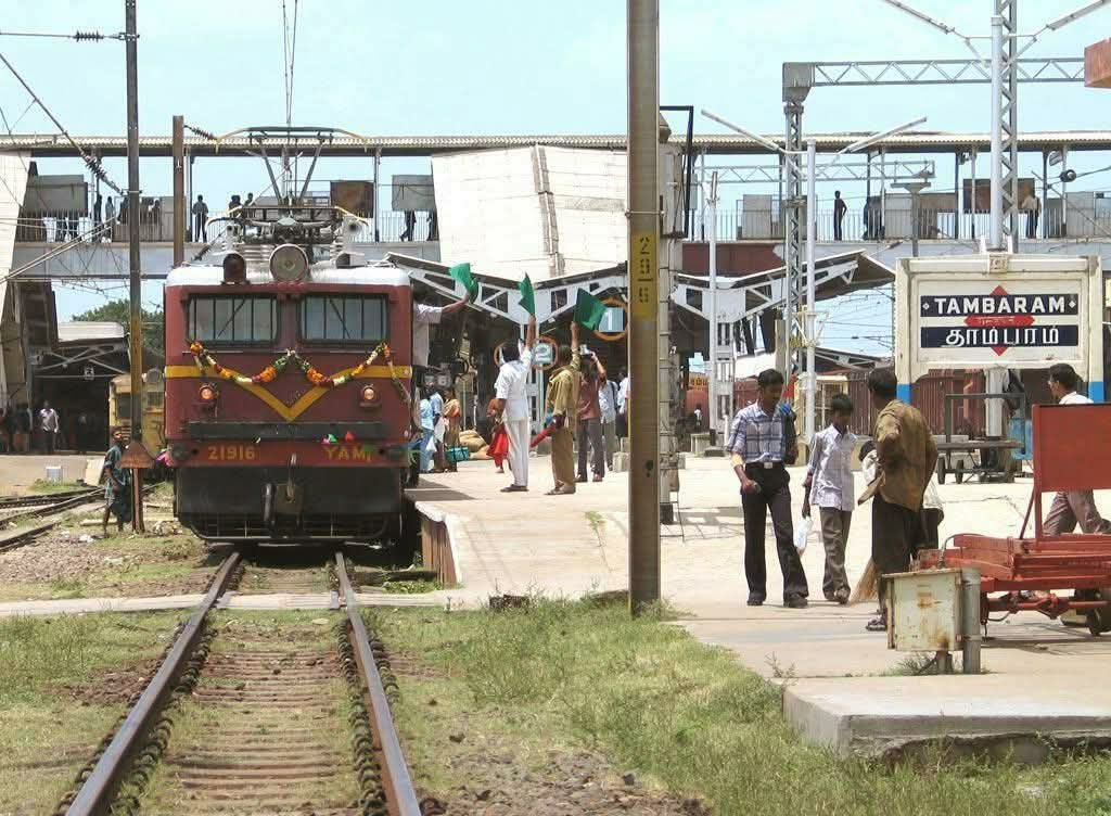 Ananth Rupanagudi (@ananth_iras) on Twitter photo A photo from June 30, 2004, taken at Tambaram by Poochie Venkat of Sethu Express, showing the last time a YAM1 was hauling an express train. The Mitsubishi imported YAM1 locomotives started service in 1964, hauling trains from Madras Egmore to Villupuram. <a href="/somnath1978/">Somnath Mukherjee</a> <a href="/sambitnk/">Sambit Nayak</a> A photo from June 30, 2004, taken at Tambaram by Poochie Venkat of Sethu Express, showing the last time a YAM1 was hauling an express train. The Mitsubishi imported YAM1 locomotives started service in 1964, hauling trains from Madras Egmore to Villupuram. <a href="/somnath1978/">Somnath Mukherjee</a> <a href="/sambitnk/">Sambit Nayak</a>