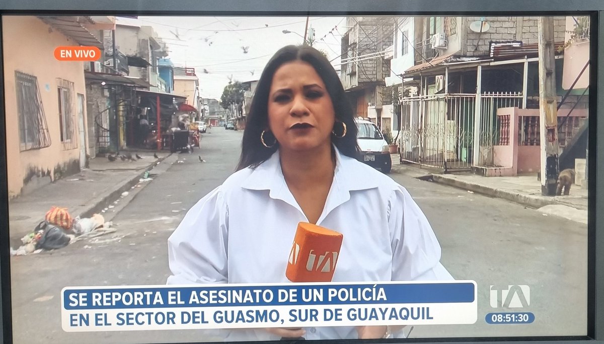 Carlos Sacoto (@carlossacotota) on Twitter photo En su día franco, un policía fue asesinado en el Guasmo. Dos sujetos le dispararon en varias ocasiones. <a href="/Teleamazonas24H/">Teleamazonas Noticias</a> En su día franco, un policía fue asesinado en el Guasmo. Dos sujetos le dispararon en varias ocasiones. <a href="/Teleamazonas24H/">Teleamazonas Noticias</a>