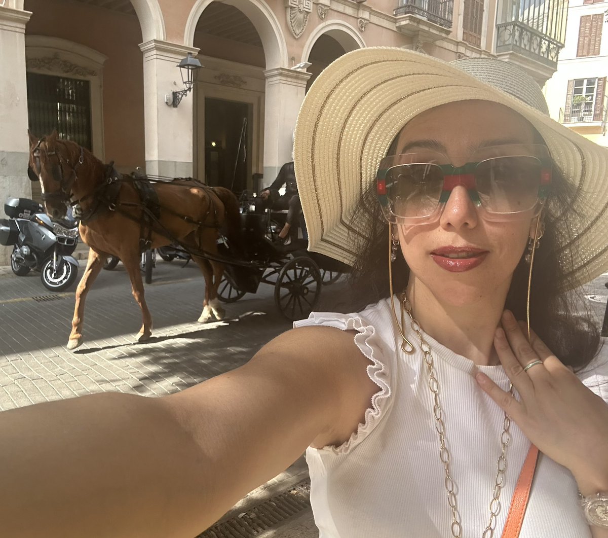 Gm gm🤍

Presence is the shortest path
to peace☀️🕶️👙