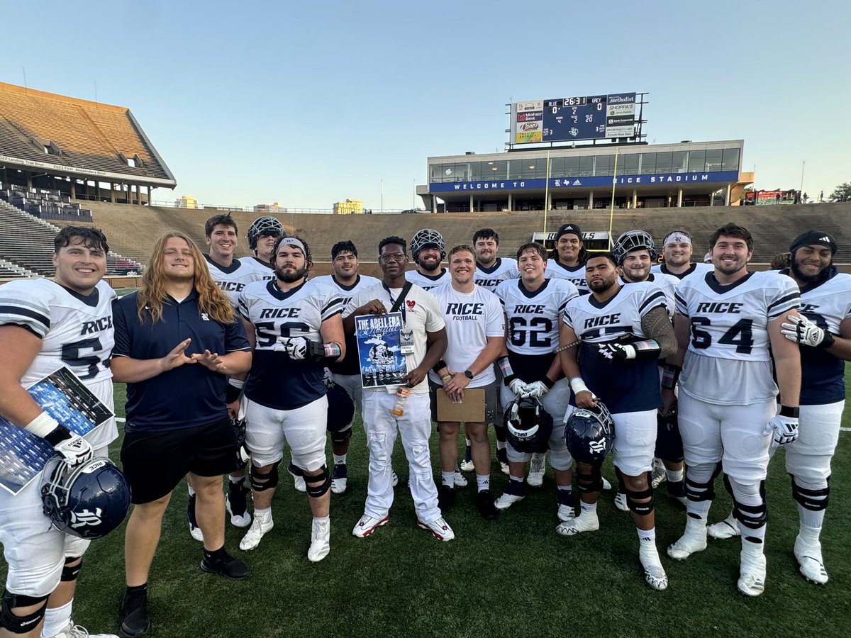 DeAnthony Robinson (@deanthonylr) on Twitter photo Had a great time at <a href="/RiceFootball/">Rice Football</a> camp. I was honored to learn from <a href="/cdavie51/">Clay Davie</a> & <a href="/_CoachMunch/">Vince Munch</a> and had fun. It was very competitive, amazing coaching staff, and everyone had great energy all around.
#WE #GoOwls Had a great time at <a href="/RiceFootball/">Rice Football</a> camp. I was honored to learn from <a href="/cdavie51/">Clay Davie</a> & <a href="/_CoachMunch/">Vince Munch</a> and had fun. It was very competitive, amazing coaching staff, and everyone had great energy all around.
#WE #GoOwls
