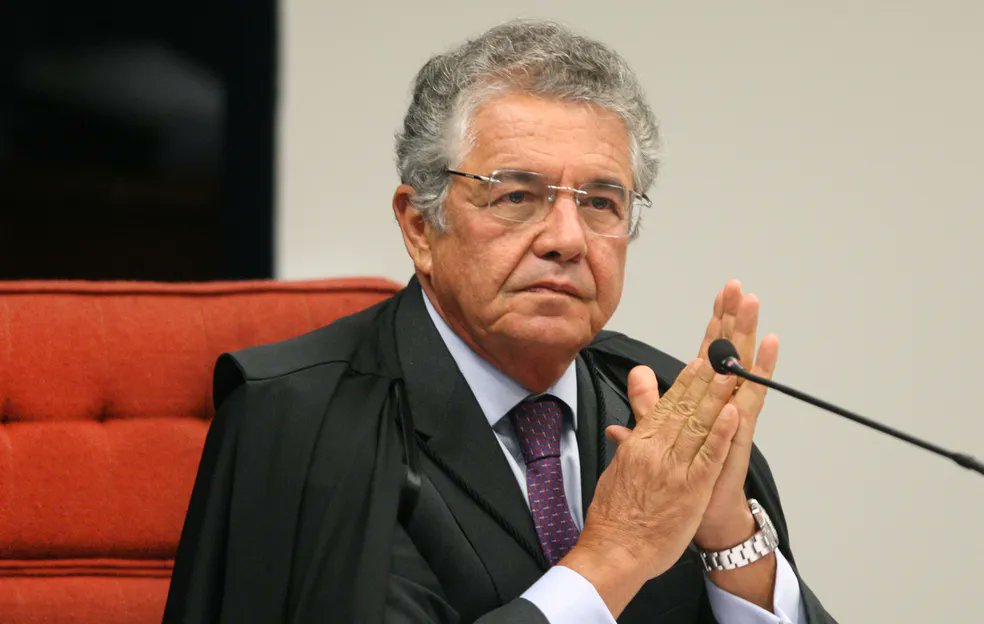 Antes, o benefício durava no máximo 6 anos.
Agora, é vitalício. Tudo isso começou com o pedido do ex-ministro Marco Aurélio Mello.

Disse que “o cargo traz ameaças até depois da aposentadoria”. Mas…

➡️Será que o real motivo é segurança mesmo? (3/10)