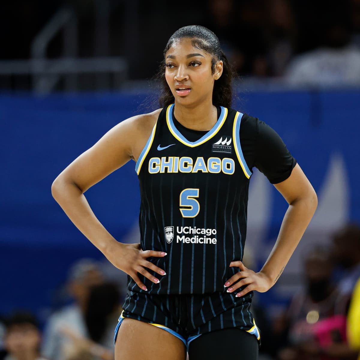 Only one player in the WNBA is averaging a Double Double:

Angel Reese. (11 points, 11.7 rebounds)

Vote for her: wnba.com/allstar/vote?c…