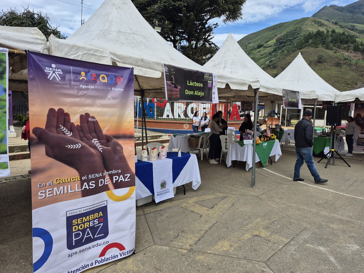 edwvargvivas's tweet photo. @SENA_Cauca ya se encuentra en #Argelia dando inicio a la feria   Sembradores de Paz, un escenario de fiesta, paz y  honra a la población víctima del conflicto armado, resiliente y emprendedora https://t.co/A9D0iPQ4hf