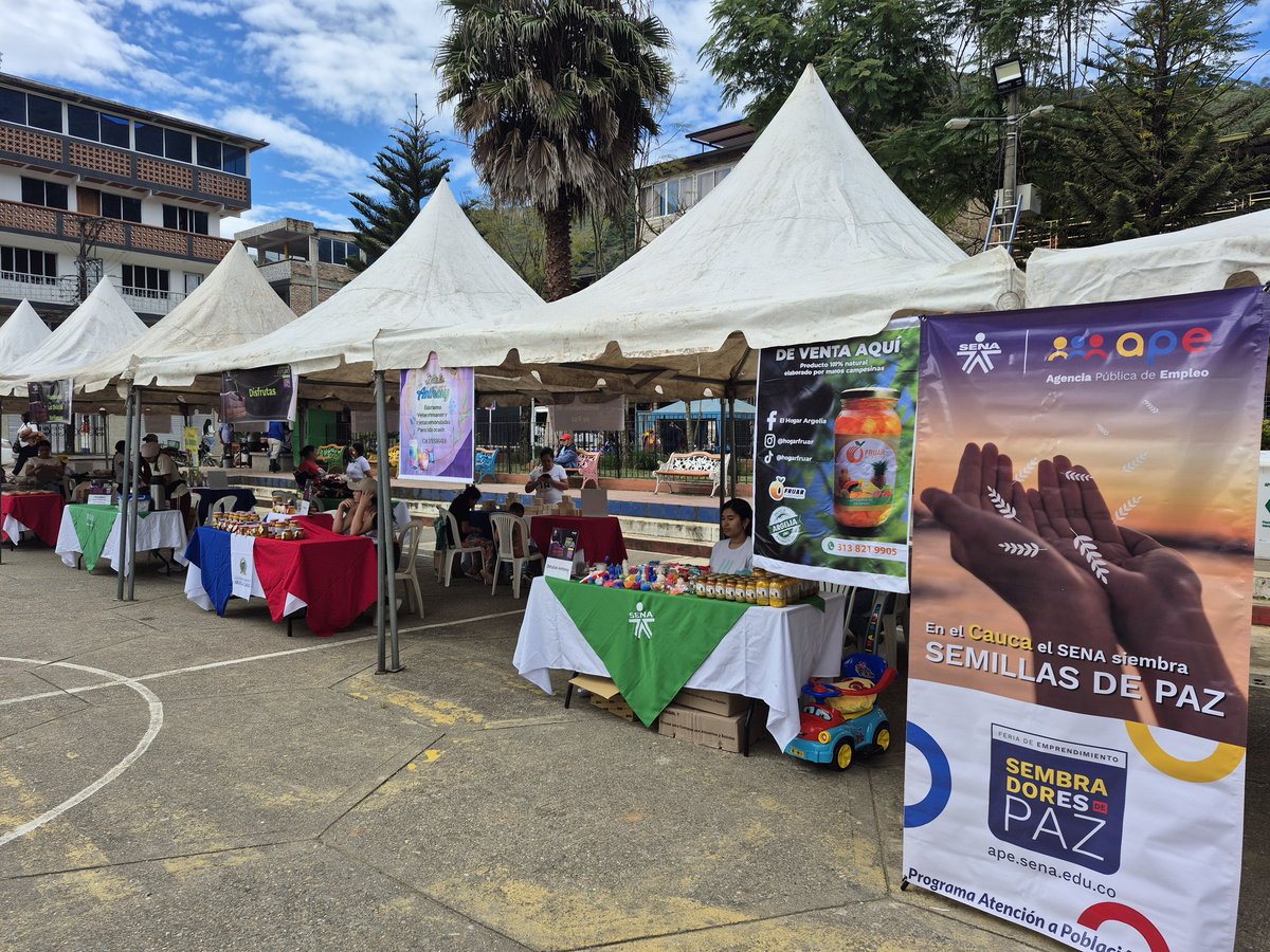 edwvargvivas's tweet photo. @SENA_Cauca ya se encuentra en #Argelia dando inicio a la feria   Sembradores de Paz, un escenario de fiesta, paz y  honra a la población víctima del conflicto armado, resiliente y emprendedora https://t.co/A9D0iPQ4hf
