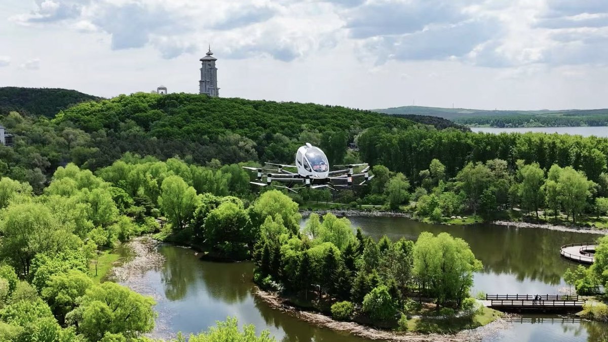 🚁 EHang Forges Strategic Partnership with Changchun Jingyue High-Tech Zone to Deploy 41 EH216-S Units for eVTOL Applications in Extreme Cold Regions

EHang (Nasdaq: EH), the global leader in Urban Air Mobility (UAM), has signed a strategic cooperation agreement with Jingyue