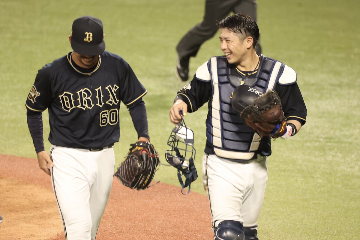 itsumo_nemuru's tweet photo. うれしそう〜♡♡

#若月健矢 選手
#本田圭佑 投手
#Bs2025 https://t.co/TzSY6C3bFR