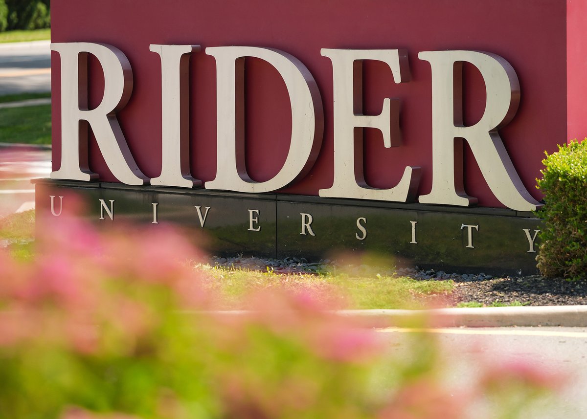The only thing missing from these stunning views? Our Broncs. Happy first day of summer! ☀️
