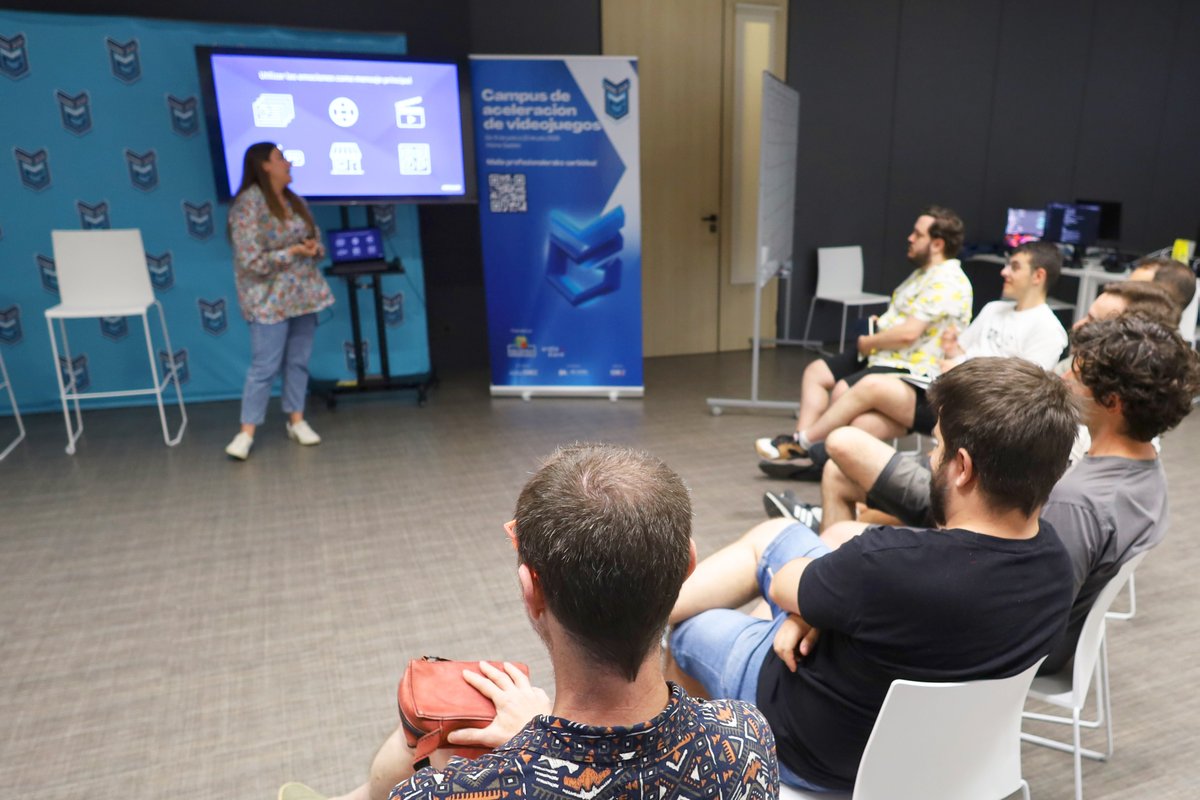 🎮👾 La experta en Marketing <a href="/luciaquijano_/">luciaqg</a>  impartió ayer en el #campus una interesante charla sobre consejos prácticos de comunicación para dirigirse a los publishers. Su experiencia es de gran valor para nuestros equipos a la hora de definir con garantías estrategia y tácticas