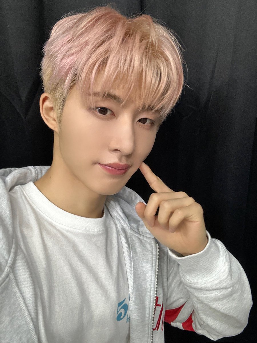 B.I Official tweet media