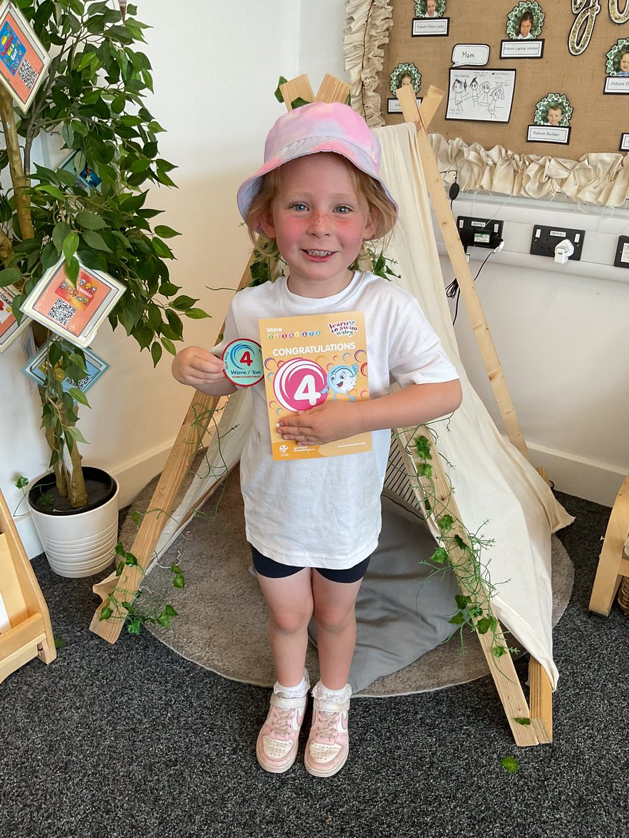 And a big da iawn to one of our #GPSclass3 superstars for her swimming award!