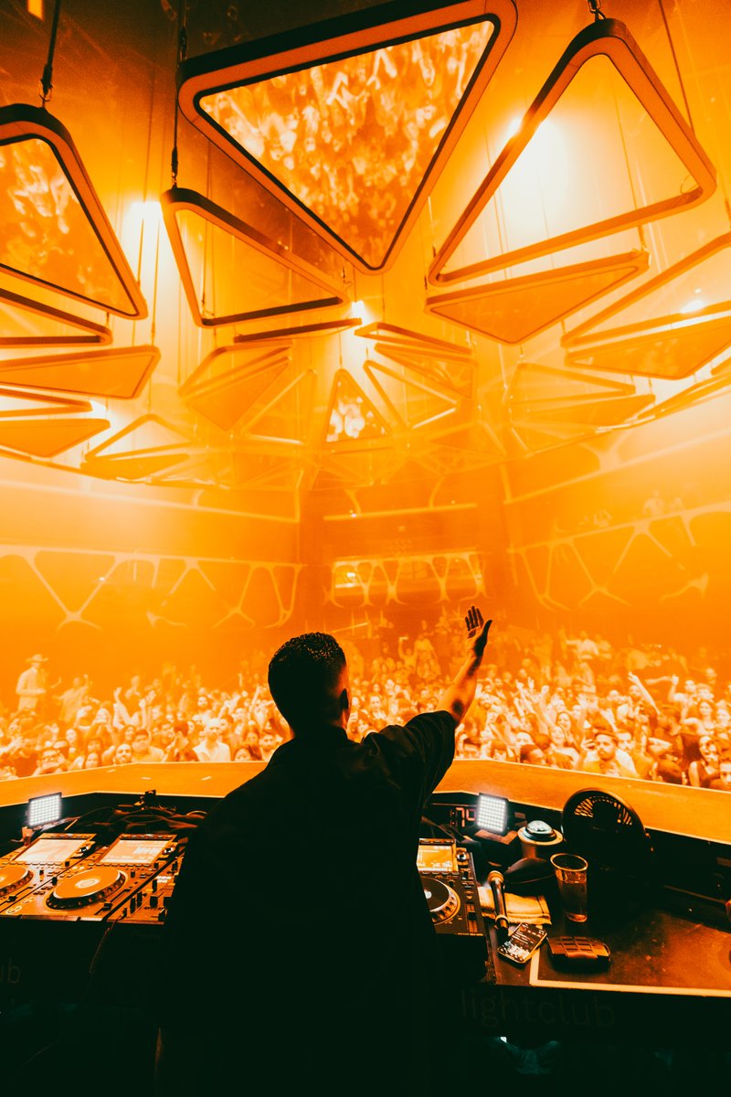 THE B2B IS LOCKED IN. 🔒💣 <a href="/DJ4B/">4️⃣🐝</a> and <a href="/FLOSSTRADAMUS/">FLOSSTRADAMUS ⚠</a> take over The Vanguard on July 12 and it’s about to be mayhem. 💥

Tickets on sale NOW! → insom.co/4bb2bflosstrad…