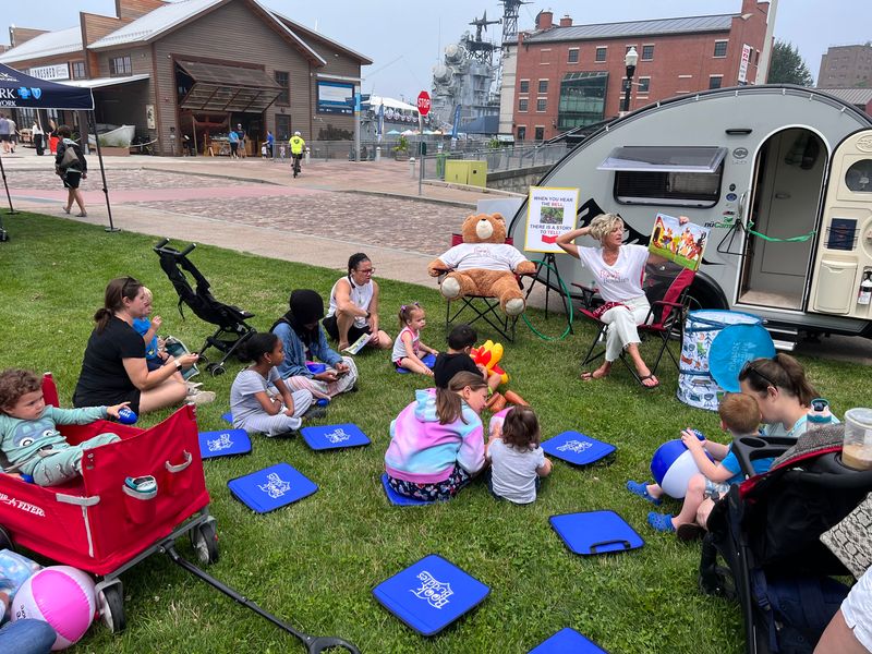 BufWaterfront's tweet image. Happy first day of Summer, Buffalo!
We're so excited for another summer of events, children's programming, free fitness classes, concerts, + so much more.
Your summer fun happens here, come enjoy what your waterfront has to offer!🌊
buffalowaterfront.com