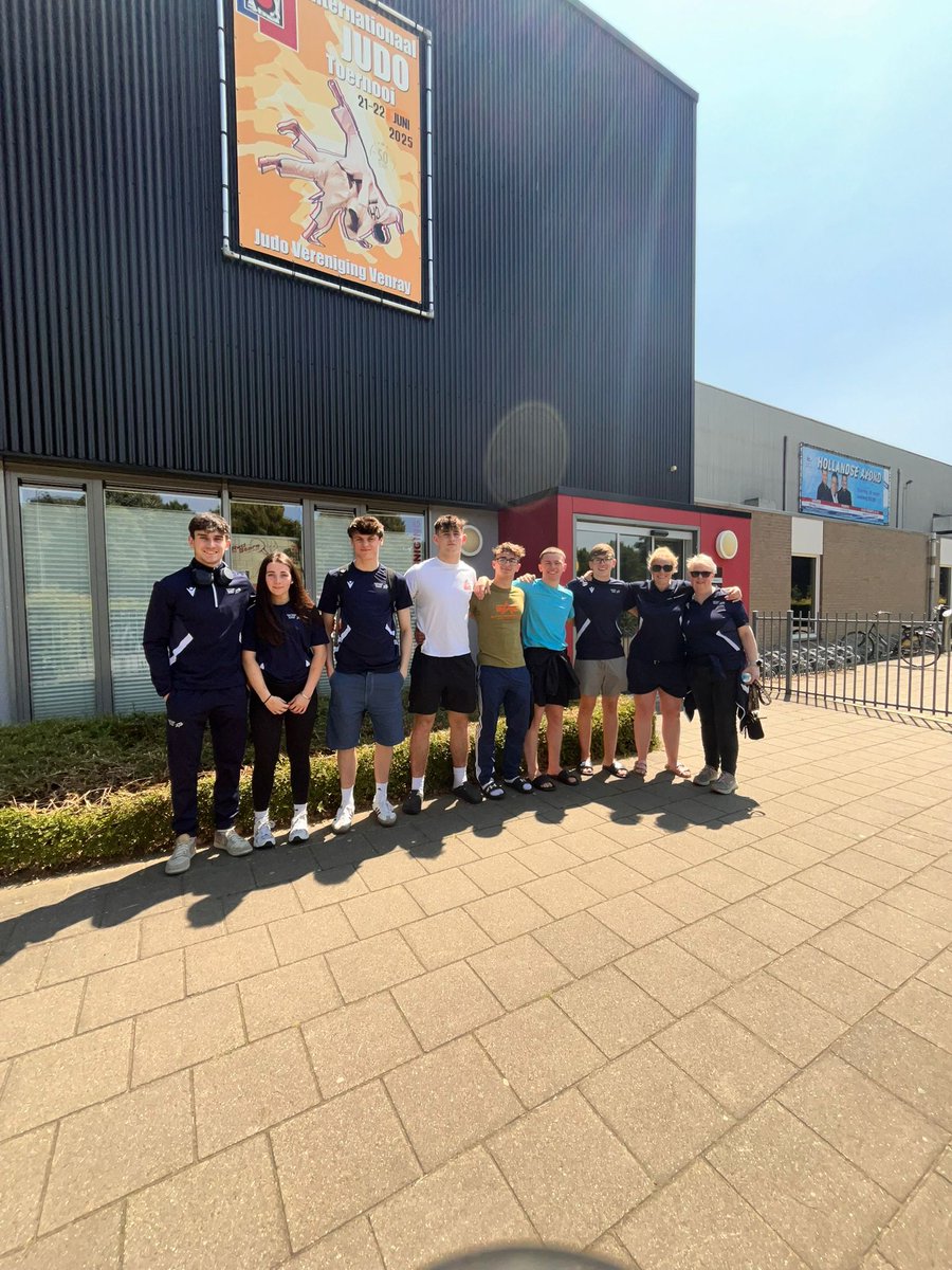 The squad are safely in Venray for a taste of international competition! Building on the great successes recently.

Huge thanks to <a href="/GoTeamNI/">Commonwealth Games Northern Ireland</a> for empowering the young athletes. 

Good luck everyone!