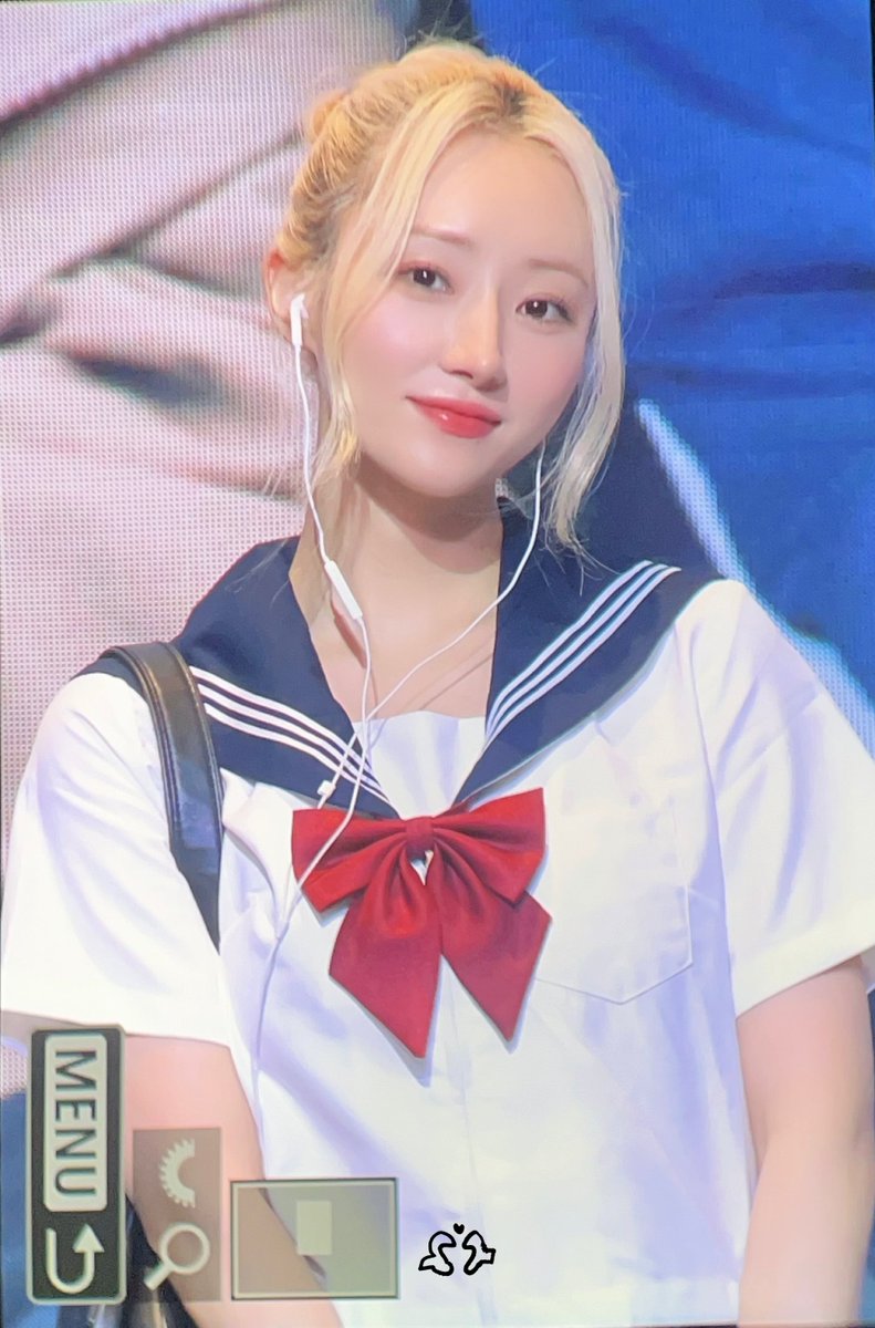 PEPPER0810's tweet image. 250620 팬싸인회 프리뷰
이어폰 속은 좋아하는 노래
눈앞엔 좋아하는 사람..❤️
#드림캐쳐 #유아유 #수아 #김보라
#Dreamcatcher #UAU #SUA