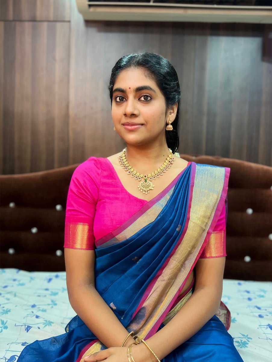 wvmediaa's tweet image. Nimisha Sajayan 💕💙✨

#Nimisha #NimishaSajayan