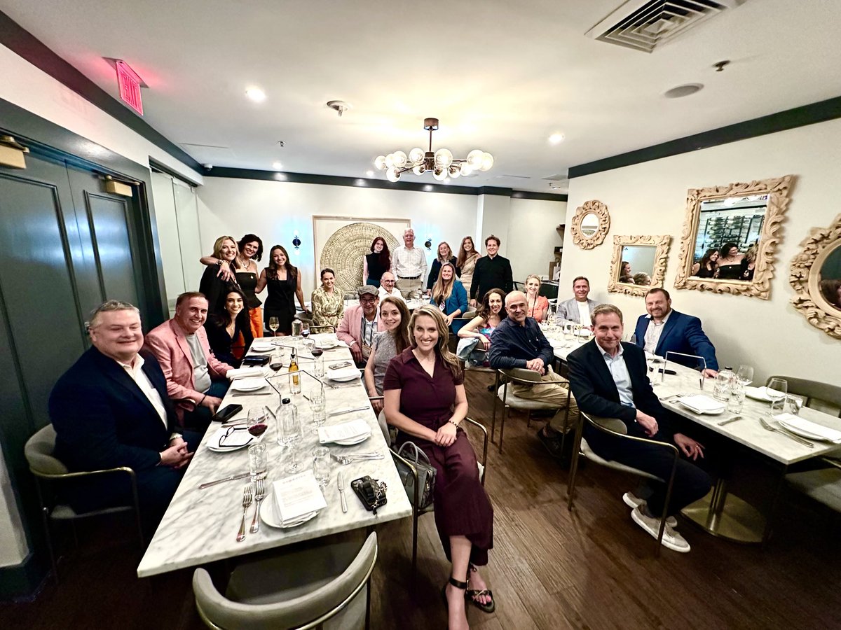 About last night: A who’s who of journalism at my annual ⁦<a href="/IRE_NICAR/">Investigative Reporters & Editors</a>⁩ dinner in New Orleans #IRE25