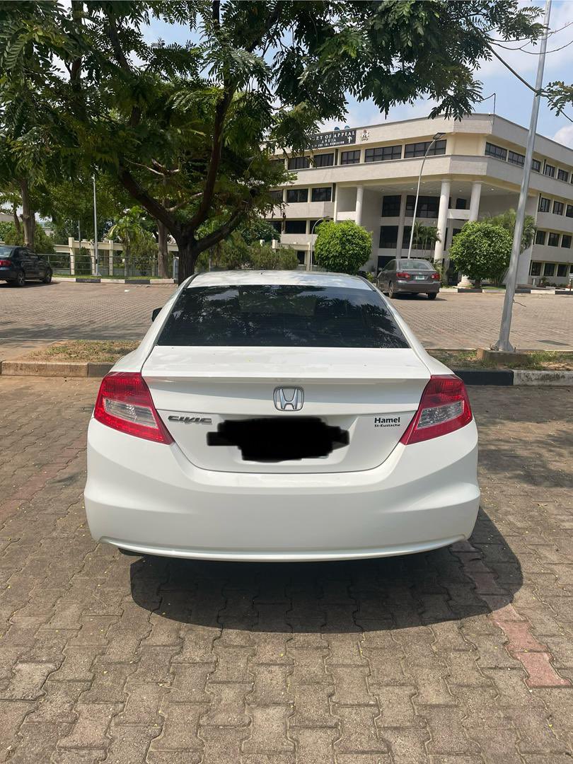FOR SALE‼️‼️
EXTREMELY CLEAN 
HONDA CIVIC 
2012 MODEL WITH ORIGINAL DUTY
BUY AND DRIVE 
8.8M
📍ABUJA