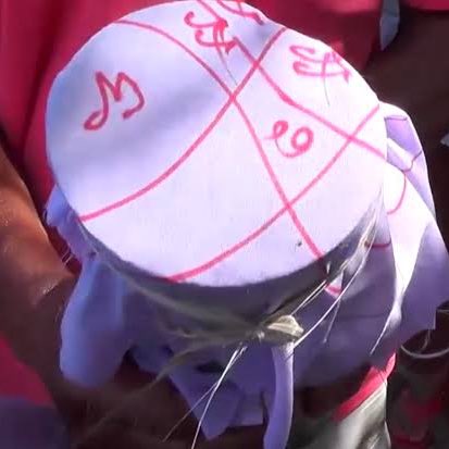 “ห่าก้อม” พญาปอบที่เจ้าบ้านเจ้าเรือนยังต้องกระเจิง‼️ มันสามารถออกหากินได้ทั้งกลางวันและกลางคืน ใครที่จิตอ่อนหรือใกล้ถึงฆาตก็คือเหยื่อที่มันหมายตาและพร้อมจะสูบพลังชีวิตไป
ป.ล. มีเหตุการณ์จับปอบที่เกิดขึ้นจริงของ จ.มหาสารคาม และ จ.ขอนแก่นด้วยนะคะ
#จจมีเรื่องเล่า #ห่าก้อม