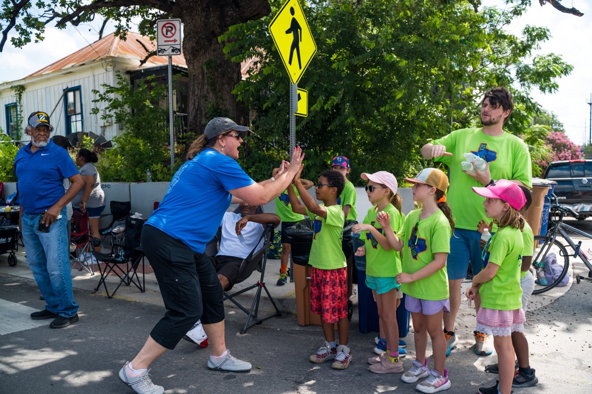 CapMetroCEO's tweet image. Sooo I might have had a little too much fun at the #Juneteenth parade yesterday with the @capmetroatx team. What a great community we serve! 💙