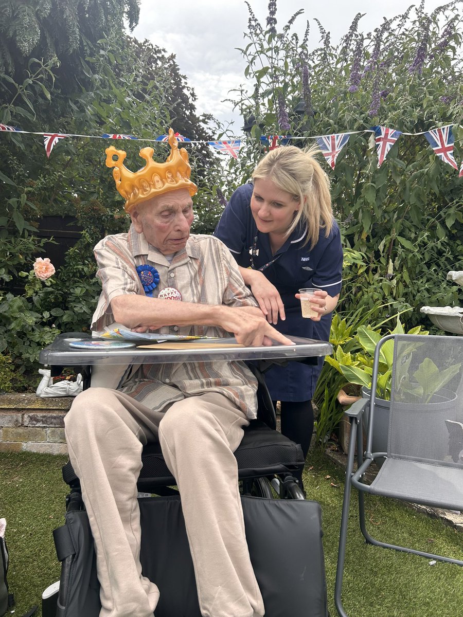Annabel80606691's tweet photo. Really privileged to have been invited to a patients 100th birthday party this afternoon! A lovely 20 minute pit stop in between patient visits. #rewardingjob #nursing @NottsHealthcare @NViability 💙🩷 https://t.co/iPidr6NJfq