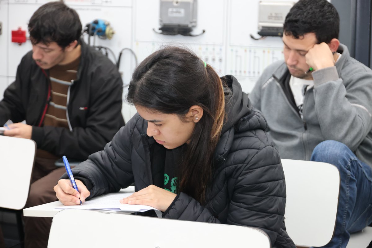 Ministerio de Trabajo, Empleo y Seguridad Social (@mtess_py) on Twitter photo #Empleabilidad| Acompañamos la apertura de la jornada de evaluación para la matriculación de electricistas por parte de la Mesa Examinadora de Electricistas de la <a href="/ANDEOficial/">ANDE Página Oficial</a>, que se realiza este viernes en la sede central del <a href="/SNPP_Paraguay/">SNPP - Paraguay</a>.
En la oportunidad, la viceministra #Empleabilidad| Acompañamos la apertura de la jornada de evaluación para la matriculación de electricistas por parte de la Mesa Examinadora de Electricistas de la <a href="/ANDEOficial/">ANDE Página Oficial</a>, que se realiza este viernes en la sede central del <a href="/SNPP_Paraguay/">SNPP - Paraguay</a>.
En la oportunidad, la viceministra