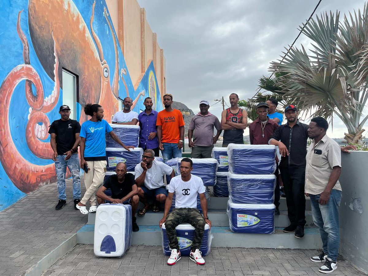 Equipment delivery completed! 🔱🌊
Thermal bags were distributed to the Sea Guardians of Mosteiros, alongside a session on sea turtles conservation. A step forward in sustainable fishing &amp; marine protection.
#SeaGuardians #SustainableFishing #MarineConservation