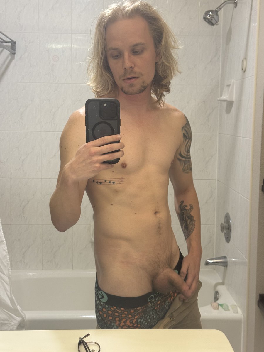 Alex 🌸(18+) tweet media