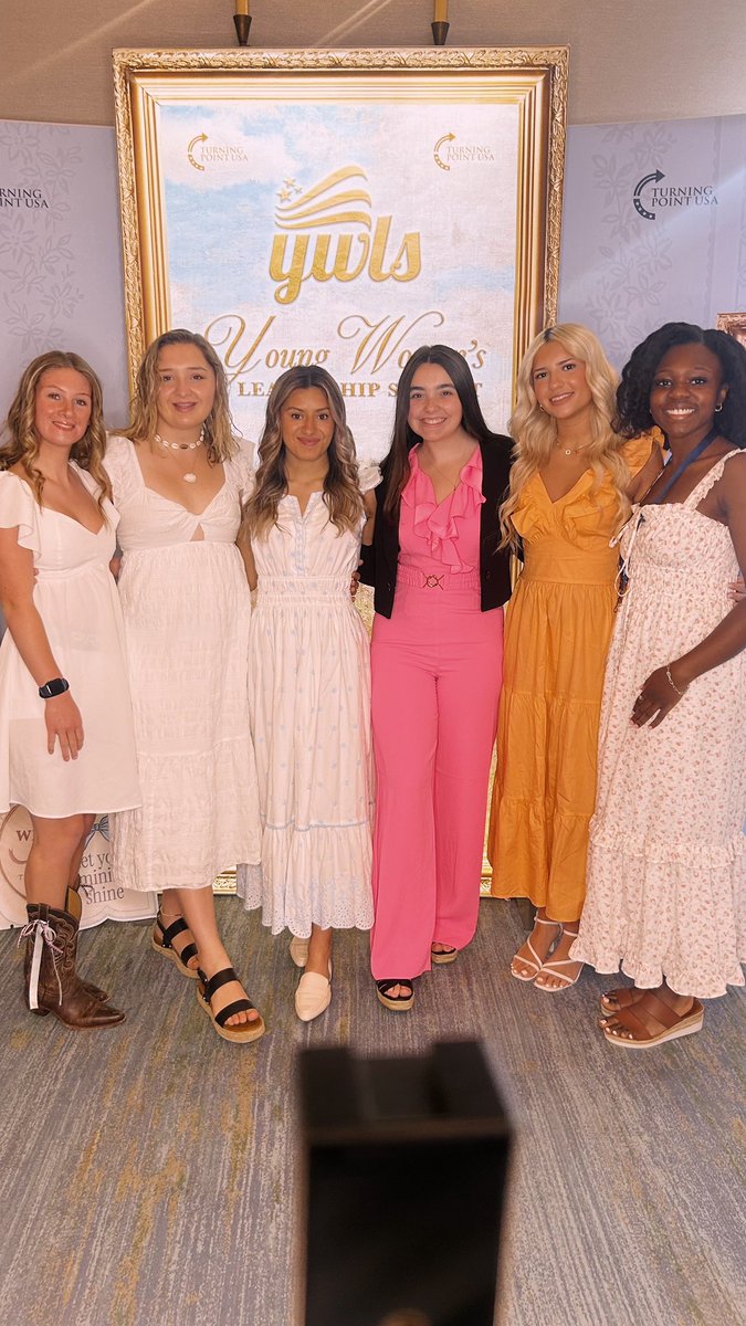 vlynstam's tweet image. Just wrapped an incredible weekend at #YWLS with an amazing group of young women!✨
For 8 of these @tpusastudents it was their first time attending a @TPUSA conference
Watching them find their voices, and build real sisterhood was everything!!💖
#ywls2025…