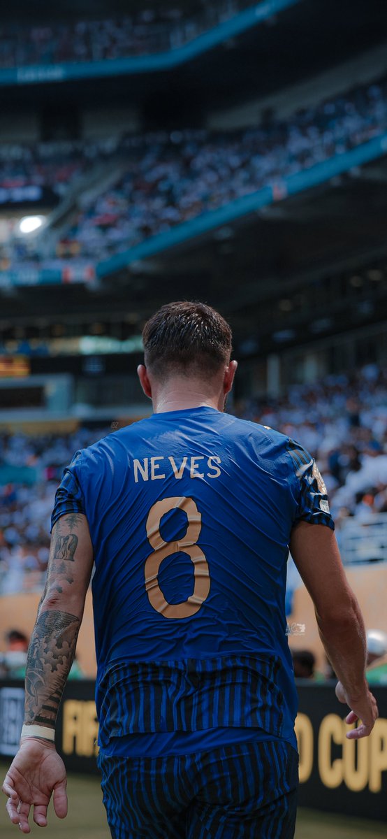 IBZBLUE's tweet photo. ⁴ᵏ Rolls Rúben Neves ᴬᵁᴿᴬ 🥶🥶🥶 https://t.co/rQGmwWE7S6