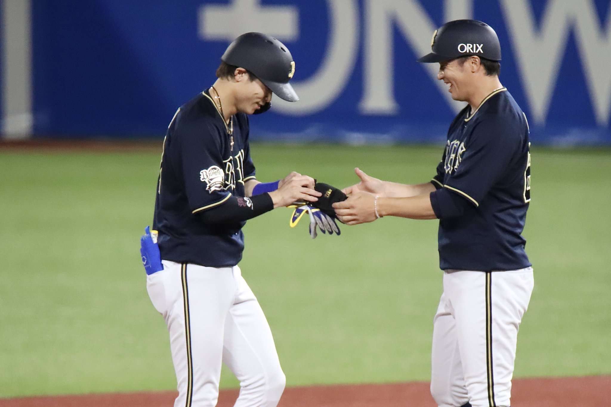 明治　野球ウェア あーにゃ on X: 