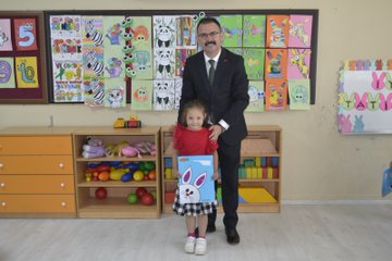 Kaymakam ATEŞ, Eskihisar İlkokulu öğrencileriyle