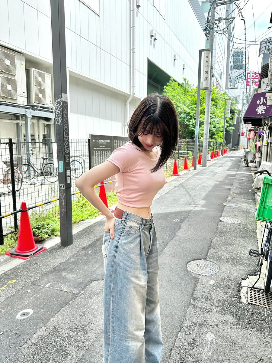 tk3torao2's tweet image. わかぽんインスタ

_wakapon_

instagram.com/p/DLHsIb2PZpf/…

暑すぎて😵‍💫
夏は好きですか？

わたしは…
#tシャツ #ジーンズ #dholic #jeanasis #code #ショート #NMB48 #安部若菜 

「あの…好きです」