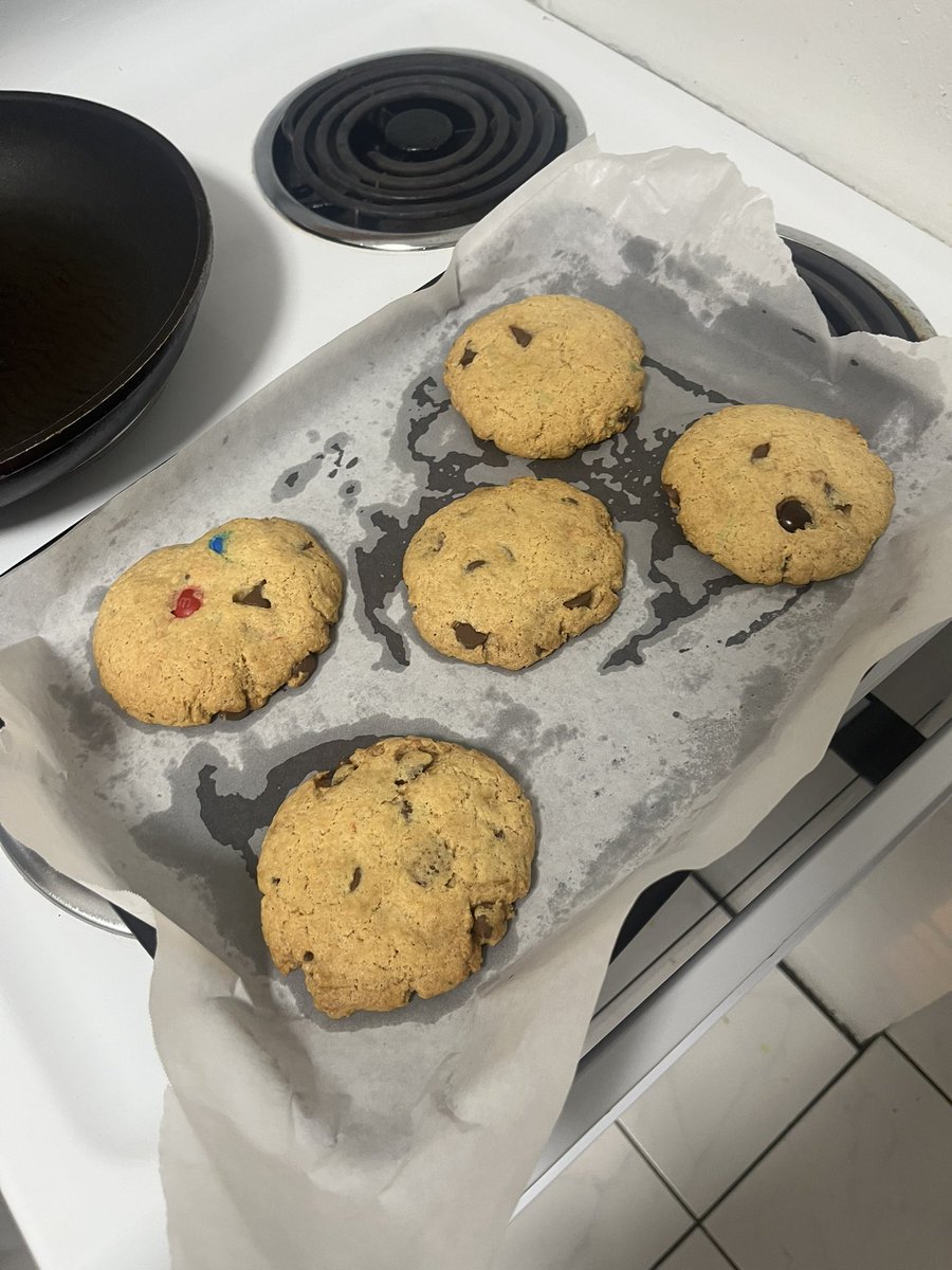Anyone want a cookie?

#COOKIE