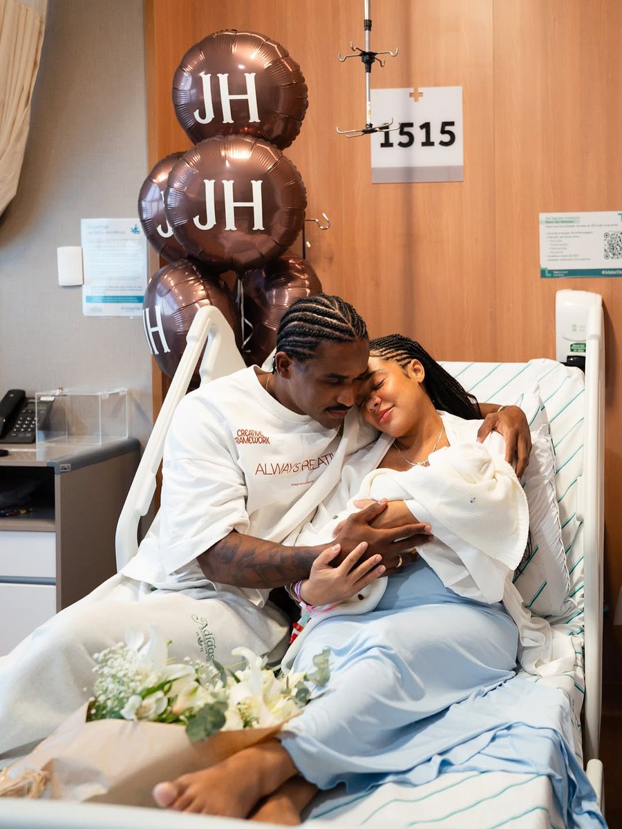 lorerufis's tweet image. Os últimos dias me mostraram que a vida tem seus próprios planos, nem tudo saiu como imaginei, mas nos meus braços, a prova de que tudo aconteceu exatamente como devia.
José chegou trazendo essa lição pra minha vida e a sensação de que a cada dia vai ser algo novo!
Tô pronta. 🤎