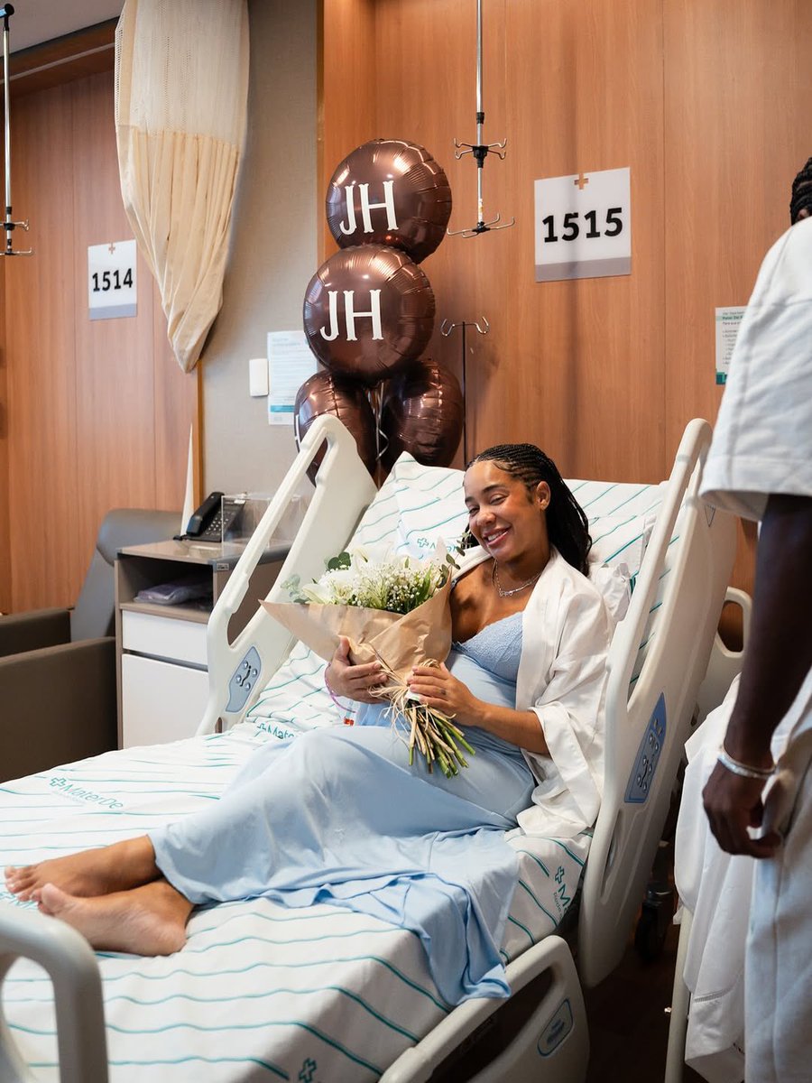 lorerufis's tweet image. Os últimos dias me mostraram que a vida tem seus próprios planos, nem tudo saiu como imaginei, mas nos meus braços, a prova de que tudo aconteceu exatamente como devia.
José chegou trazendo essa lição pra minha vida e a sensação de que a cada dia vai ser algo novo!
Tô pronta. 🤎