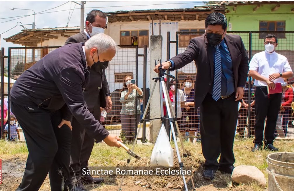 evaenlaradio's tweet photo. “León de Perú”, el primer #documental del #Vaticano sobre los años de misión de #LeónXIV en #Perú
Con testimonios y anécdotas de quienes compartieron con el P. Roberto su trabajo en Chulucanas, Trujillo, Callao, Chiclayo..
Realizado por @SalvoCernuzio, @espaliat y Jaime Vizcaíno https://t.co/mCyrqVnODa