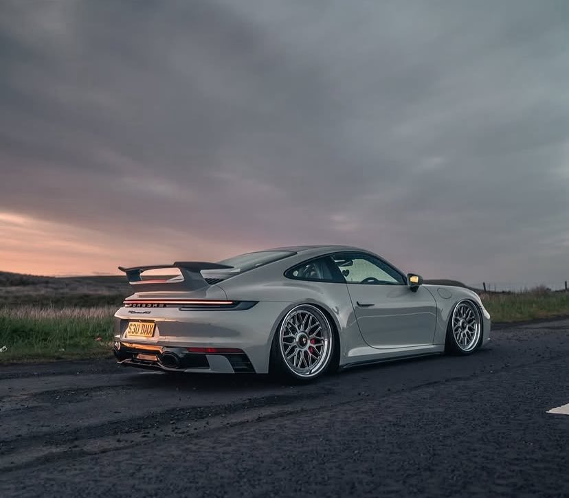 Jordan92338366's tweet photo. 992 GTS 🥶 https://t.co/LKIKnsFPrG
