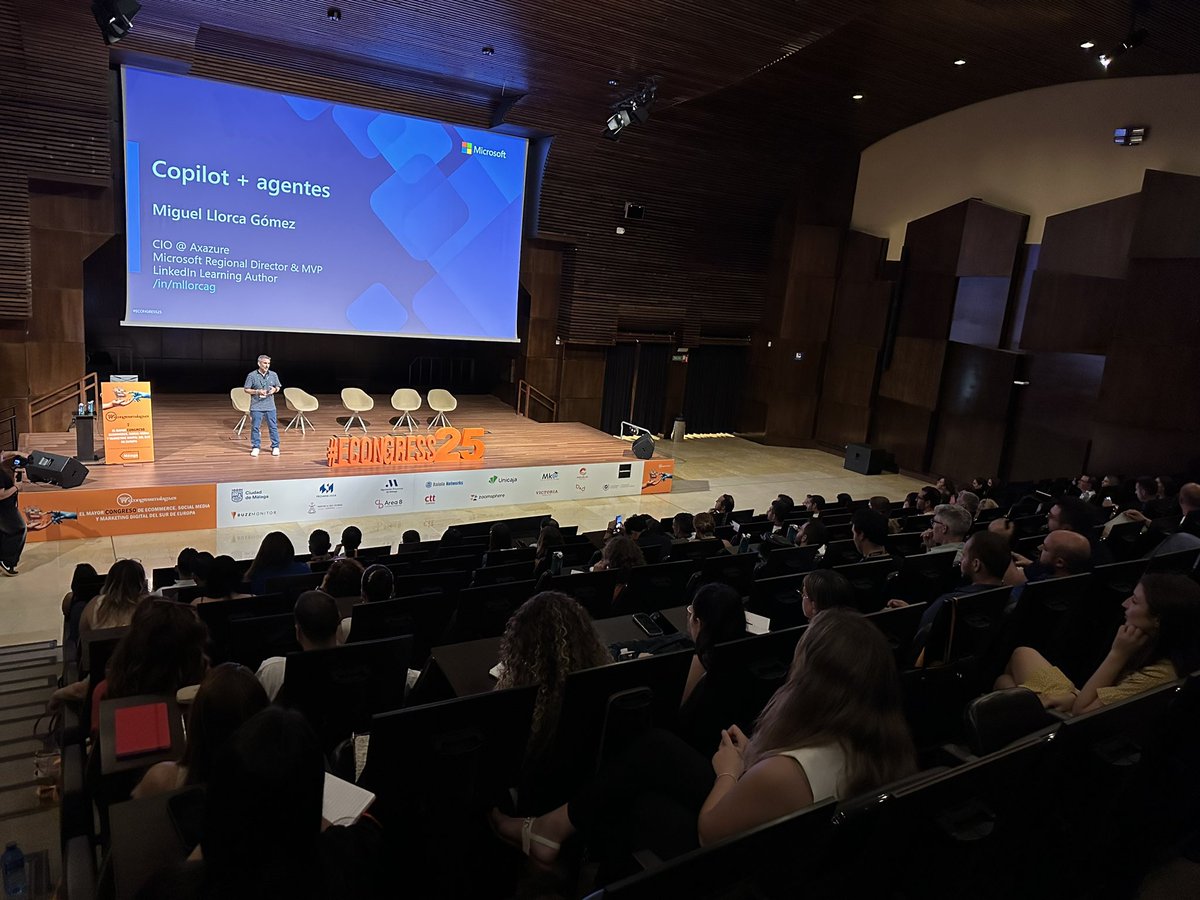 Después de coger un poco de energía volvemos a tope con la #IA y con un GRANDE! 👏🏽 #eCongress25
💥 Miguel Llorca <a href="/MicrosoftES/">Microsoft España</a> y su charla “La revolución de los agentes de #IA, de Copilot al negocio autónomo”

Te aconsejamos que cojas apuntes 📝
