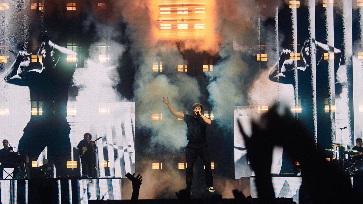 notchvfx's tweet photo. "Notch enabled us to create a show where architecture, technology, and emotion moved together, each reinforcing the other without overshadowing the performer. We could adapt quickly while retaining the depth and coherence of the central narrative," says Markus Eibl, Project Manager at ST. ROBO, about their work for Wincent Weiss.

https://t.co/vqYCciWwCf

#madewithnotch