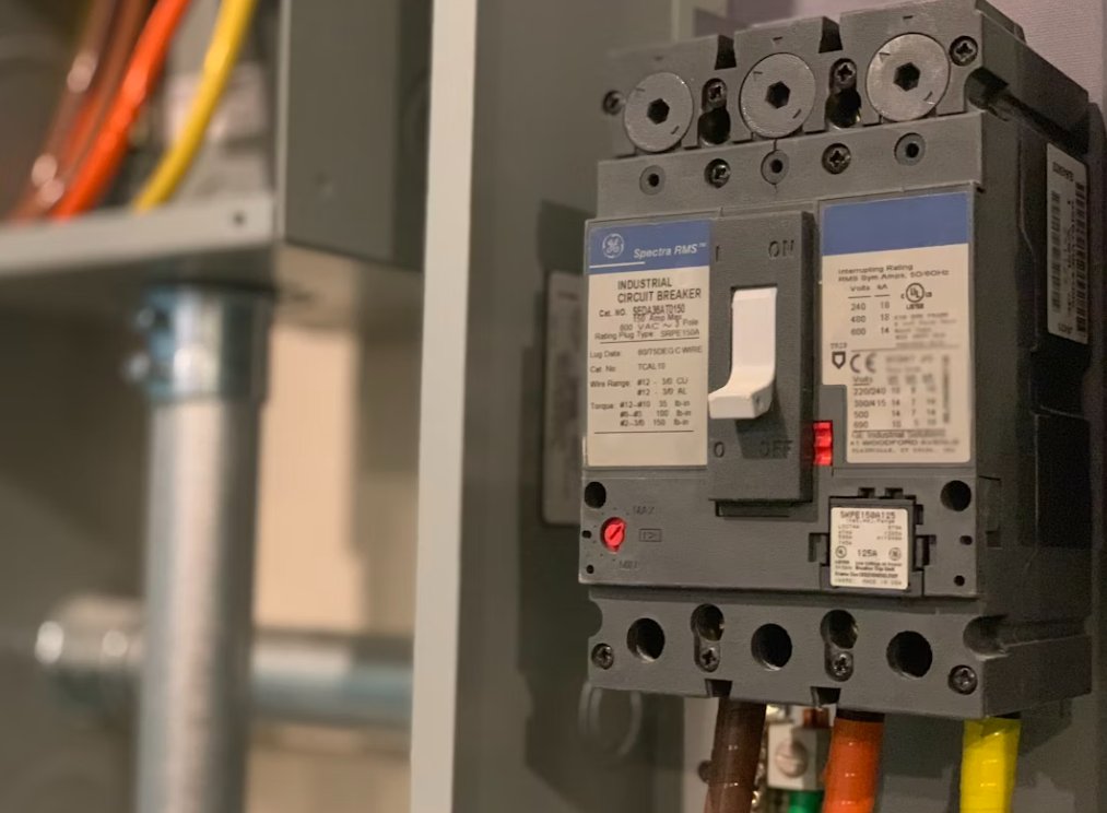 CanadianBPB's tweet image. BVS Electric: Ridge’s go to electricians for residential, commercial &amp;amp; utility services panel upgrades, lighting, hot tubs &amp;amp; data cabling. 
#RidgeBC #Electricians #PanelUpgrade