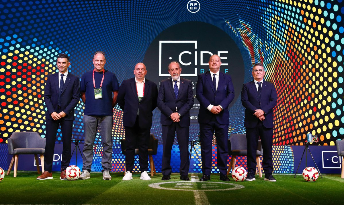 📸 ¡Sonreíd! ¡Foto de familia!

👋 <a href="/ivancancelarod1/">IVAN CANCELA</a> 
👋 <a href="/KrisVDHaegen/">Kris Van Der Haegen</a> 
👋 <a href="/otero_marco/">Marco Otero</a>
👋 <a href="/PacoDiezRFFM/">Paco Díez</a>
👋 Óscar Callejo
👋 David Gutiérrez

🧐 No te pierdas nada de la primera jornada del 𝗜 𝗖𝗼𝗻𝗴𝗿𝗲𝘀𝗼 𝗜𝗻𝘁𝗲𝗿𝗻𝗮𝗰𝗶𝗼𝗻𝗮𝗹 𝗱𝗲 𝗘𝗻𝘁𝗿𝗲𝗻𝗮𝗱𝗼𝗿𝗲𝘀/𝗮𝘀 𝗱𝗲