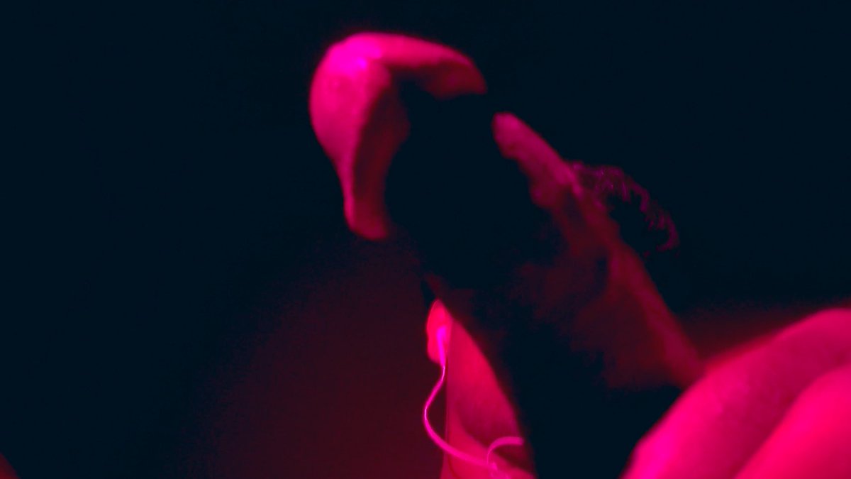 حط لايك : وادخله بطيزك 🫦.