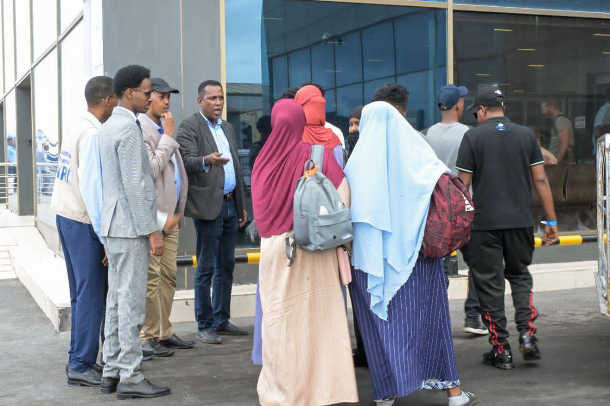 NCRI (@ncrisom) on Twitter photo (1/2) NCRI First Deputy Commissioner Abdullahi Adan today joined FGS representatives and <a href="/iom_somalia/">IOM Somalia</a> in welcoming Somali youth repatriated from Algeria, after enduring hardship following their irregular migration. (1/2) NCRI First Deputy Commissioner Abdullahi Adan today joined FGS representatives and <a href="/iom_somalia/">IOM Somalia</a> in welcoming Somali youth repatriated from Algeria, after enduring hardship following their irregular migration.