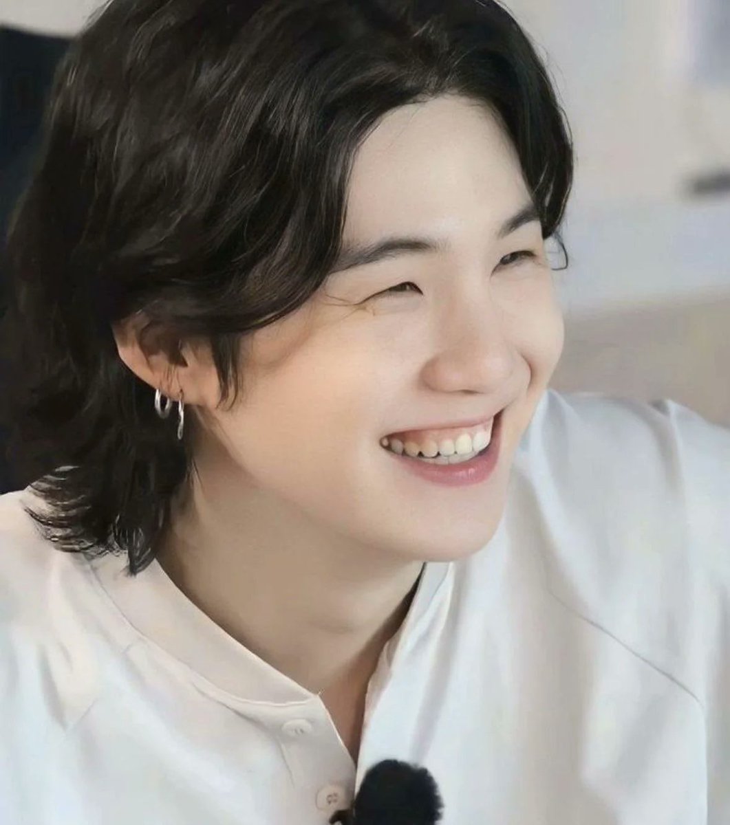 RenegadeShepard's tweet photo. WELCOME BACK YOONGI
KING AGUST D IS BACK
LIFE IS SWEETER WITH SUGA
#WelcomeHomeSUGA
#DDAY_SUGAisBACK #어서와윤기야
#SUGA #AgustD #슈가 #BTSSUGA
#방탄소년단슈가 #シュガ https://t.co/ZtKyKUnSC0