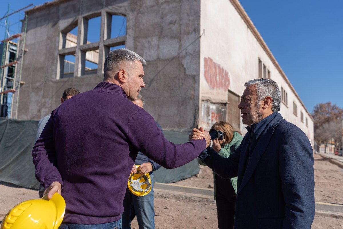 biencuyano's tweet image. #Transformar El intendente Diego Costarelli junto al gobernador Alfredo Cornejo recorrieron los avances de las obras público–privadas que se realizan en la ex champañera Arizu, un espacio baldío que hoy se potencia como un nuevo polo comercial y turístico biencuyano.com.ar/?p=83925